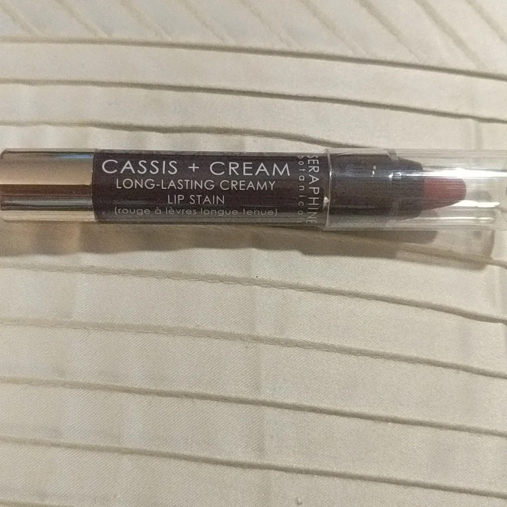 Long lasting creamy lip stain